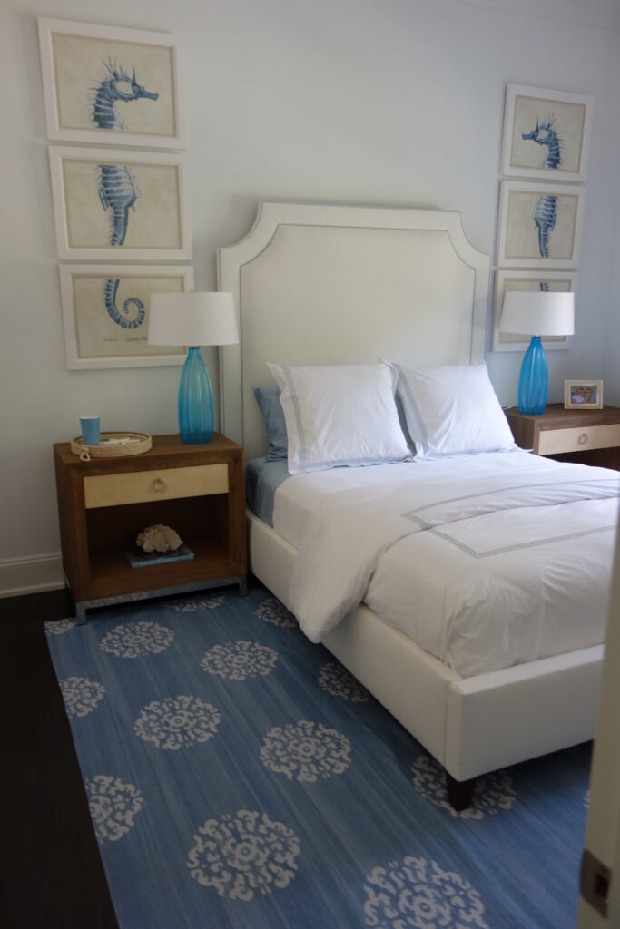 White and blue bedroom with nautical décor