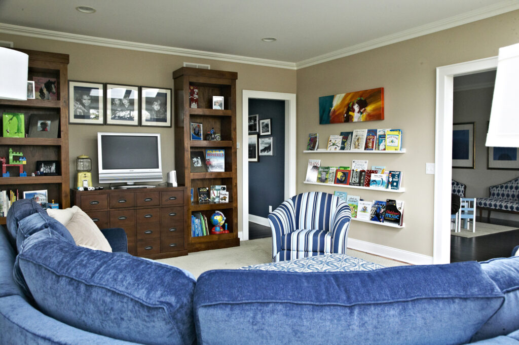 Family room with blue and white furniture